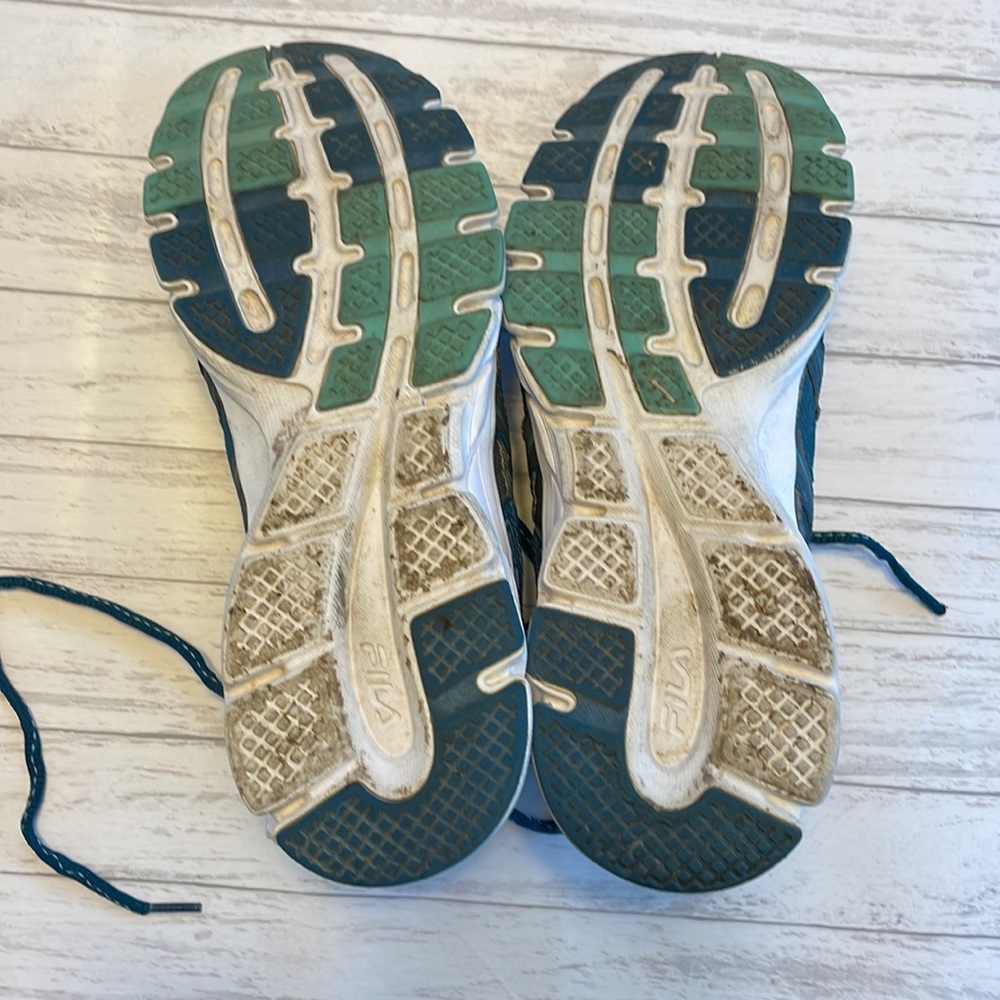 FILA RUNNING SHOES, Size 9 - Picture 5 of 10